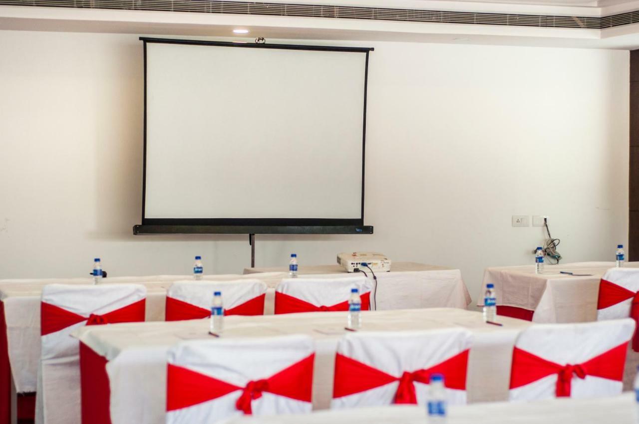 Jalsa Resort Indore Exterior foto