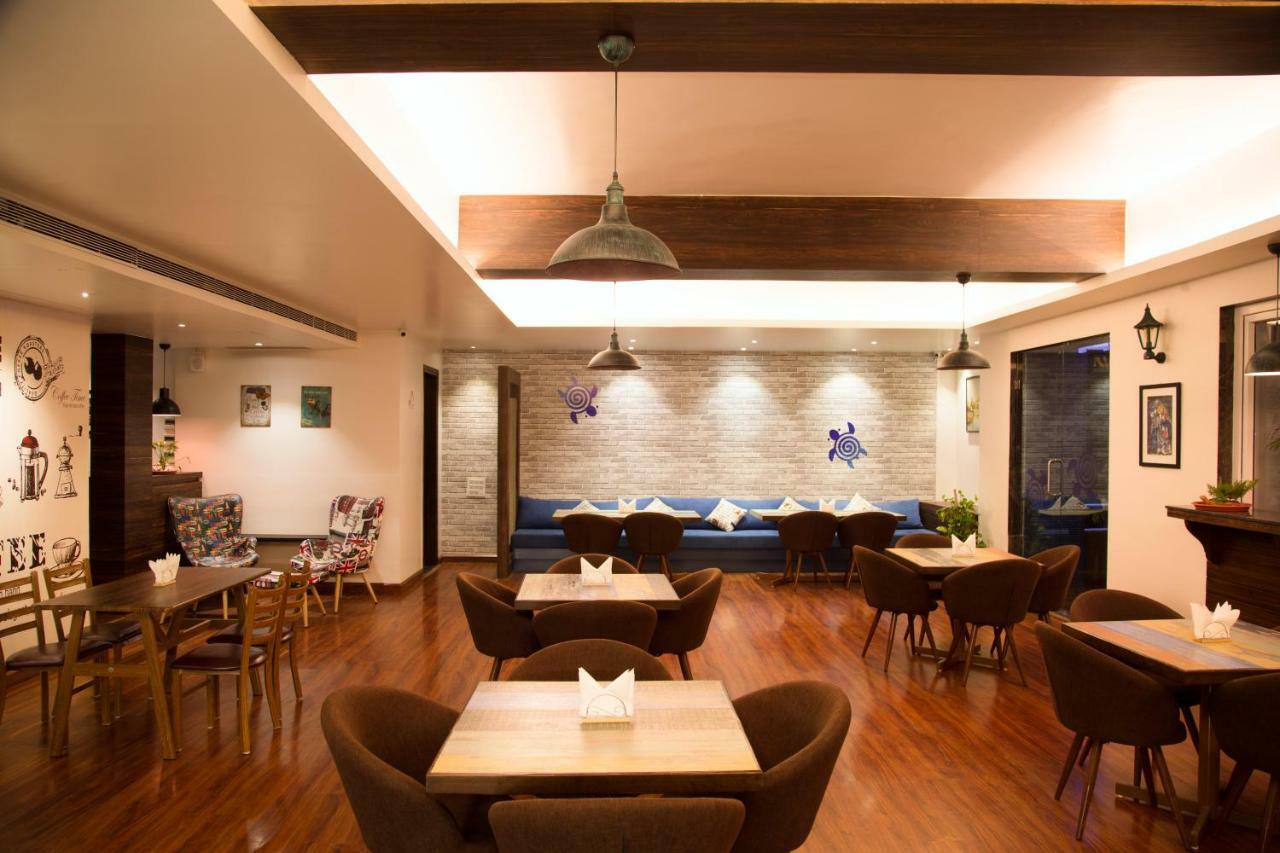 Jalsa Resort Indore Exterior foto