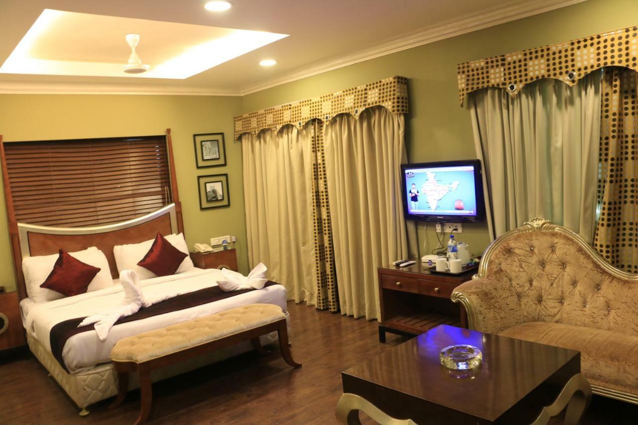 Jalsa Resort Indore Exterior foto